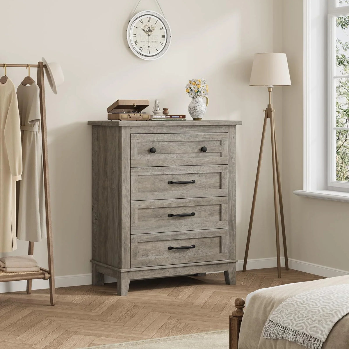 4 Drawer Dresser for Bedroom, 34.8" Tall Bedroom Dresser with Large Drawer& Black Handles, Wooden Storage Organizer Cabinet Chest of Drawer for Living Room, Hallway