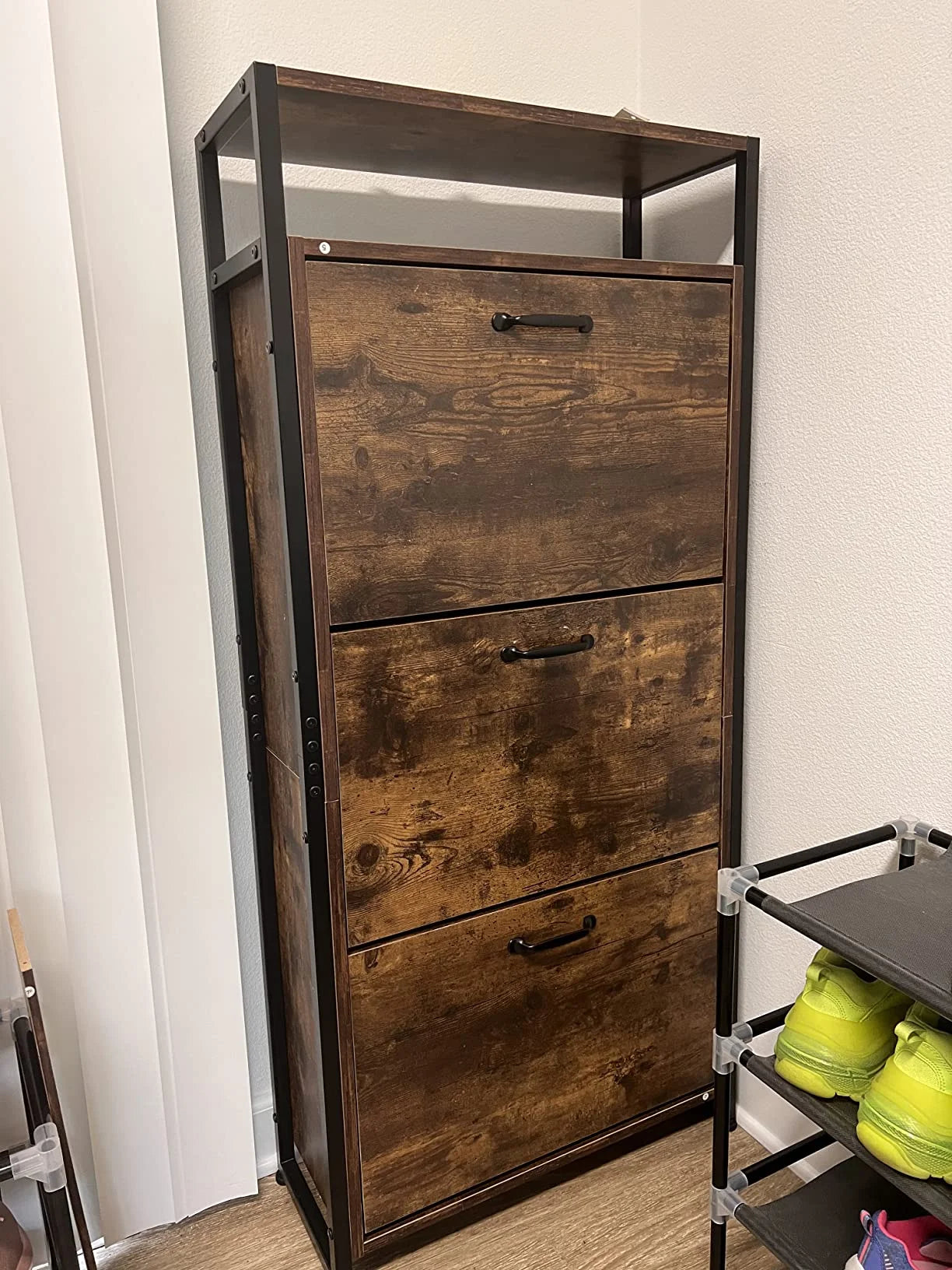 HAIOOU Shoe Storage Cabinet, Wood Shoe Cabinet with Adjustable Shelf for Entryway with 3 Flip Drawers, Rustic Brown