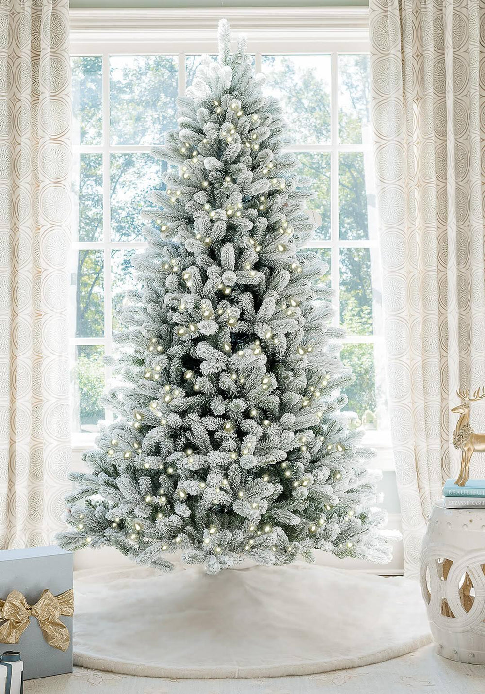 7.5' King Flock Artificial Christmas Tree with 800 Warm White LED Lights
